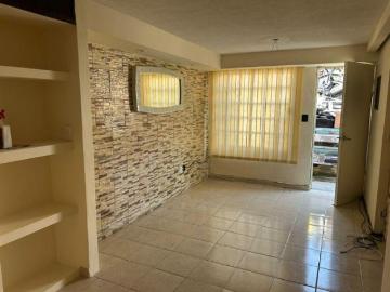 Casa en Venta en Los Héroes Coacalco – en Privada Remodelada