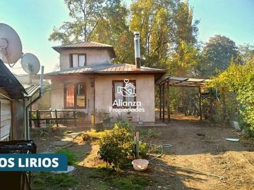 CASA EN VENTA EN LOS LIRIOS AMPLIO TERRENO