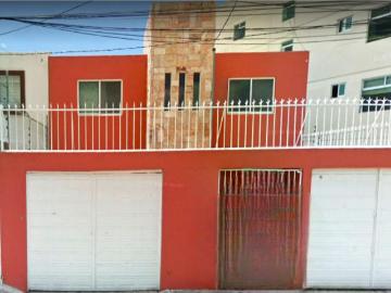 Casa en venta en Los Pilares, Puebla, Puebla