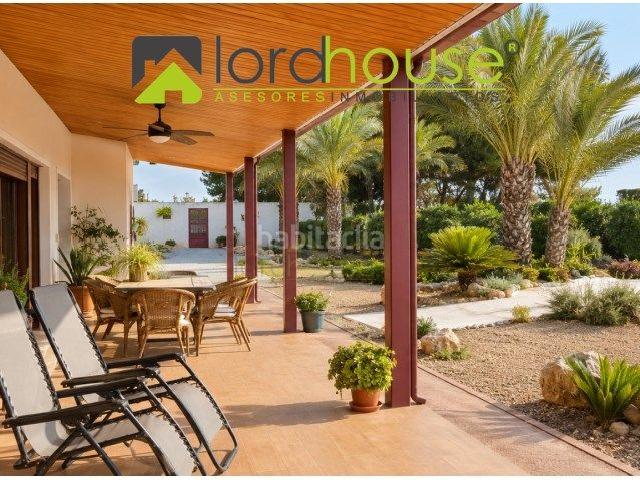 Casa en venta en Lorca, Aguaderas. 1564. Chalet con piscina de diseño y parcela de 9.900 m en Aguaderas. Casas.