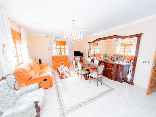 Casa en venta en Lorca, Tercia. GRAN CASA DE CAMPO CON NAVE INDUSTRIAL EN UN ENTORNO PRIVILEGIADO!. Casas.