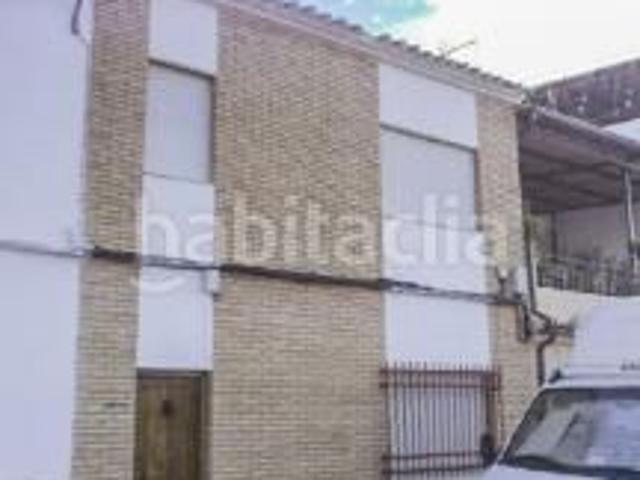 Casa en venta en Puente Genil. Casa en C Esposos Ortega y Vergara, Puente Genil. Casas Puente.