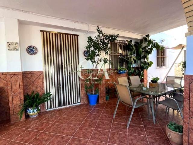 Casa en venta en Puente Genil. Casas Puente.