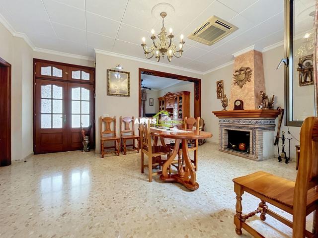 Casa en venta en Puente Genil. Casas Puente.