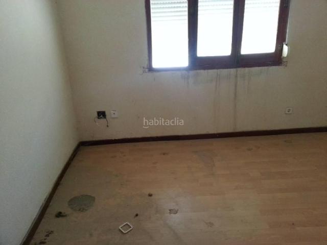 Casa en venta en Puebla de Almoradiel La. CHALET ADOSADO EN CASCO URBANO. Casas Puebla de Almoradiel.