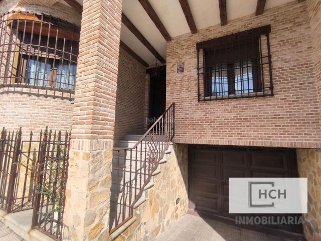Casa en venta en Puebla de Montalbán La. OPORTUNIDAD DE CHALE SEMINUEVO. Casas Puebla de Montalbán.