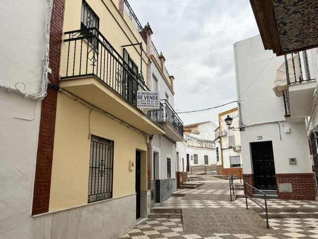 Casa en venta en Puebla del Río La. Casa Pueblo en venta en Centro, 3 dormitorios. Casas Puebla del Río.