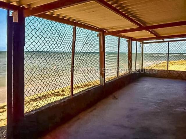 Casa en Venta en Pueblo Nuevo Falcón 437 m2. 4 hab