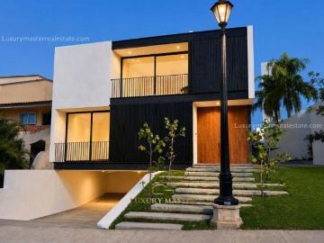 Casa en Venta en Puerta de Hierro con 500m²
