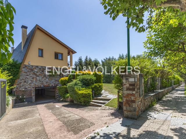 Casa en venta en Puigcerdà Pirineos. Gran casa sobre 2 parcelas en Puigcerdà. Casas.