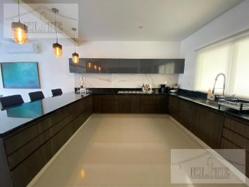 CASA EN VENTA EN PUNTA TIBURON, TRES RECAMARAS