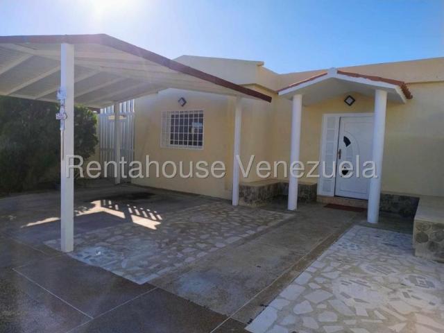 Casa en Venta en Punto Fijo Falcón 100 m2. 3 hab