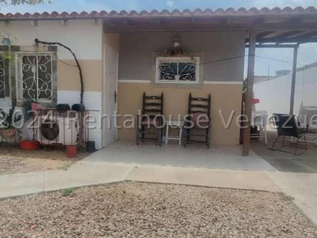 Casa en Venta en Punto Fijo Falcón 105 m2. 3 hab