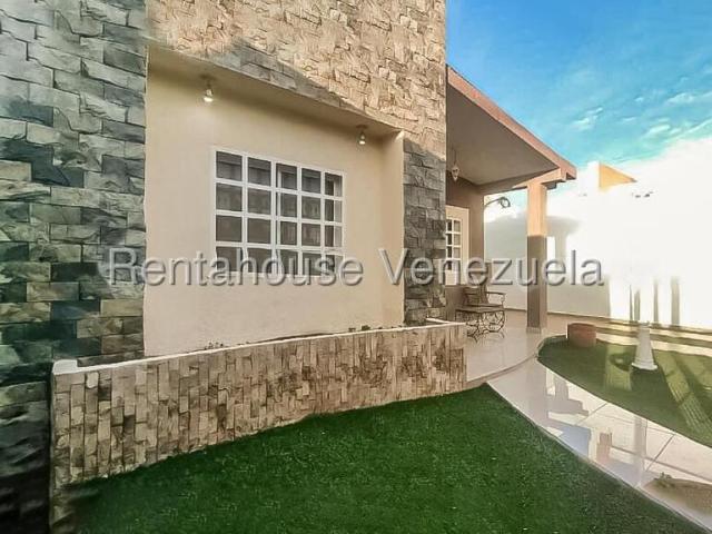 Casa en Venta en Punto Fijo Falcón 115 m2. 3 hab