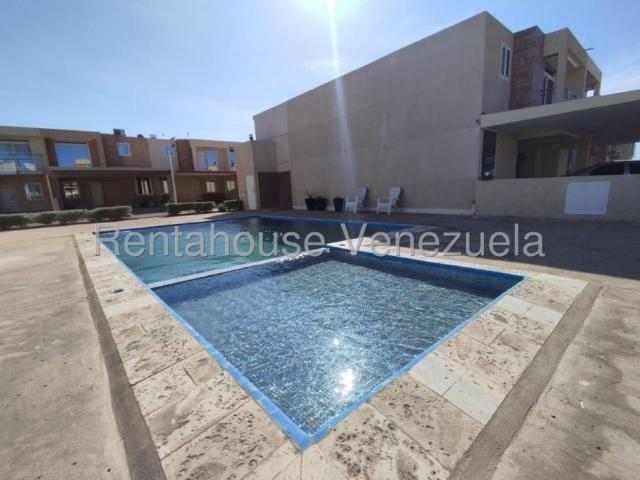 Casa en Venta en Punto Fijo Falcón 123 m2. 3 hab