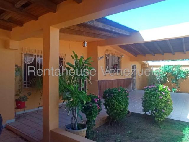 Casa en Venta en Punto Fijo Falcón 138 m2. 3 hab