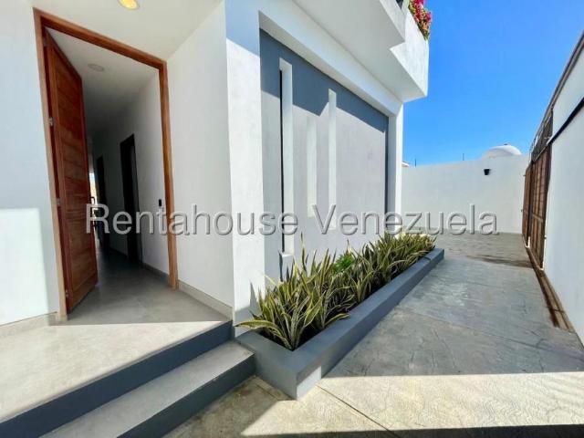 Casa en Venta en Punto Fijo Falcón 260 m2. 4 hab