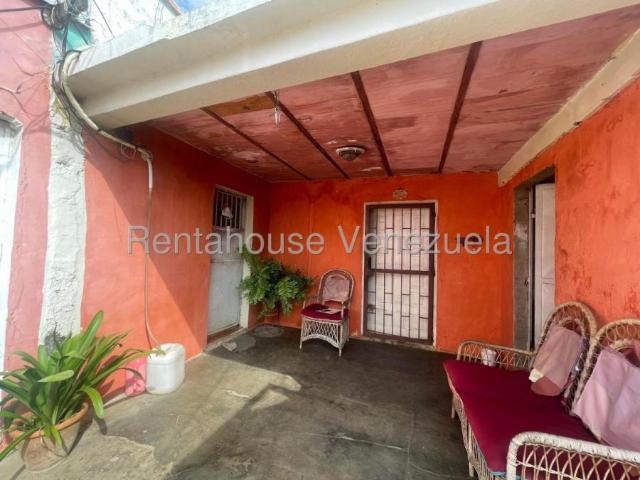 Casa en Venta en Punto Fijo Falcón 200 m2. 8 hab