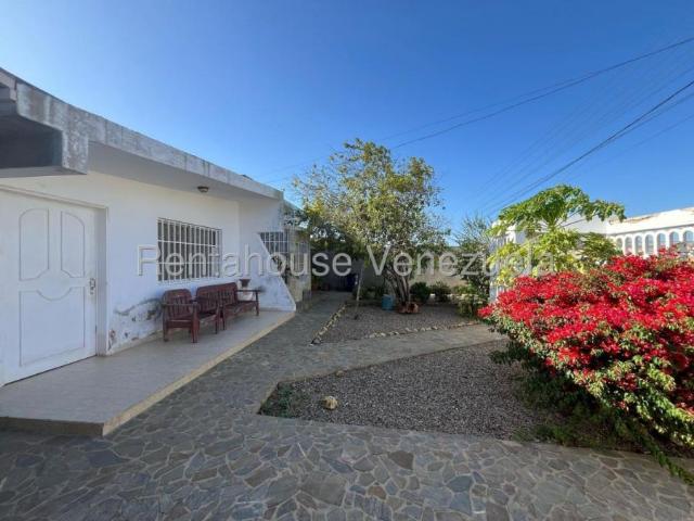 Casa en Venta en Punto Fijo Falcón 200 m2. 2 hab