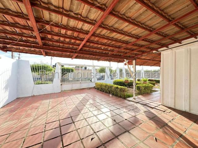 Casa en Venta en Punto Fijo Falcón 350 m2. 4 hab