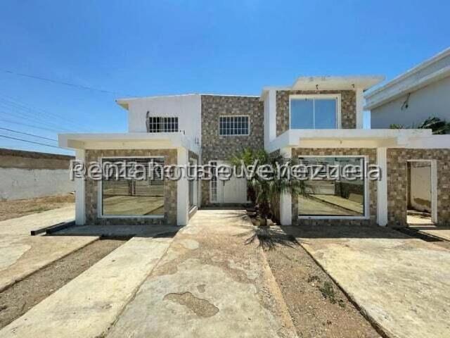 Casa en Venta en Punto Fijo Falcón 300 m2. 5 hab
