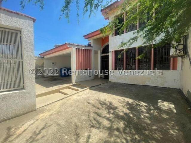 Casa en Venta en Punto Fijo Falcón 300 m2. 2 hab