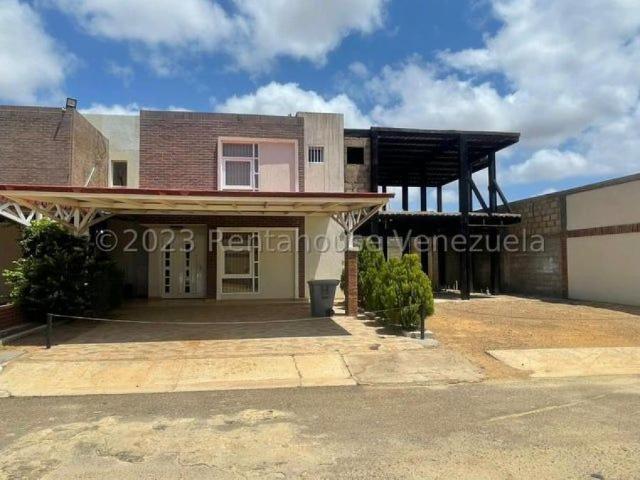 Casa en Venta en Punto Fijo Falcón 300 m2. 2 hab