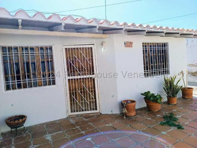 Casa en Venta en Punto Fijo Falcón 72 m2. 3 hab