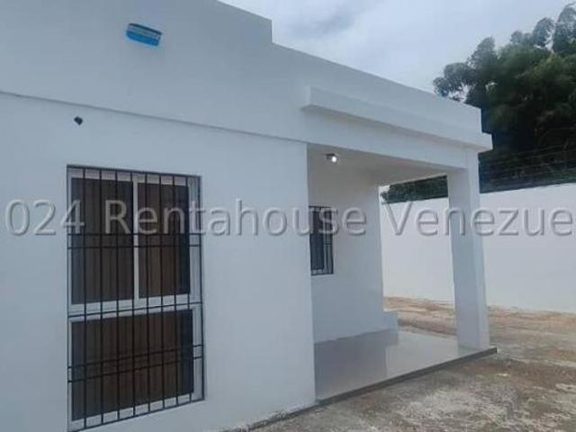 Casa en Venta en Punto Fijo Falcón 90 m2. 2 hab