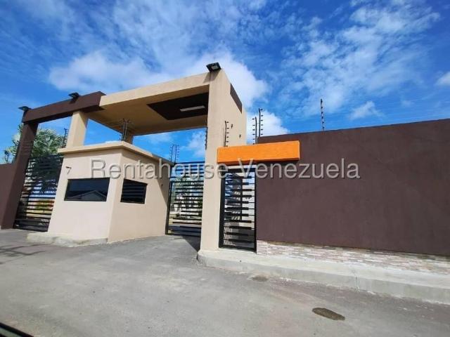 Casa en Venta en Punto Fijo Falcón 90 m2. 3 hab
