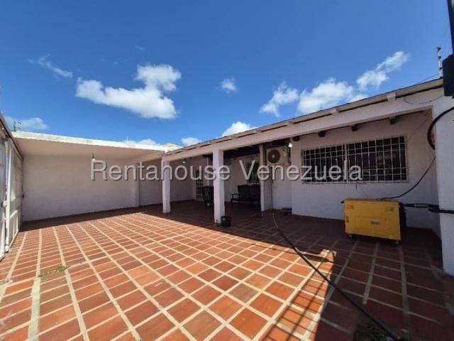 Casa en Venta en Punto Fijo Las Virtudes Falcón 216 m2. 3 hab