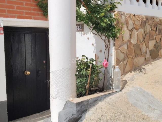 Casa en venta en Purullena. Vivienda en un entorno privilegiado. Casas.