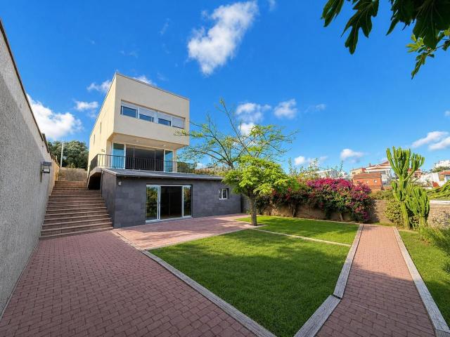 Casa en venta en Palmas de Gran Canaria Las, Marzagán Los Hoyos La Montañeta. Chalet en los Hoyos, Tafira. Casas Palmas de Gran Canaria.