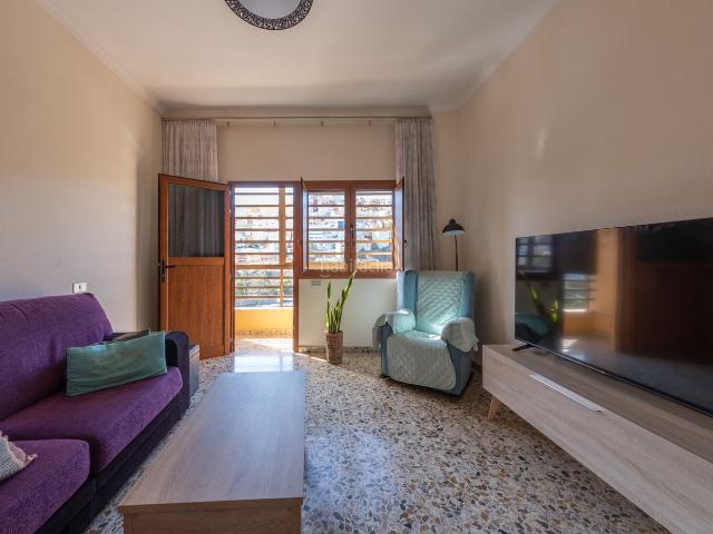 Casa en venta en Palmas de Gran Canaria Las, Carretera del Centro. Casas Palmas de Gran Canaria.