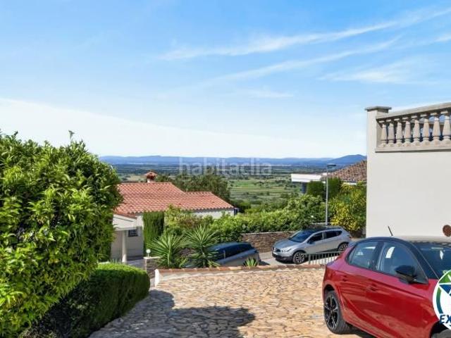 Casa en venta en Palau saverdera. Villa con impresionantes vistas panorámicas a la bahía de Roses. Casas.