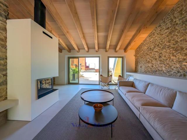 Casa en venta en Palau saverdera. Casa reformada con diseño único en Palau Saverdera. Casas.