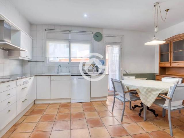 Casa en venta en Palafrugell, Molí de Vent La Sauleda Costa Brava. Casa adosada con dos plazas de aparcamiento, amplias terrazas y buena ubicación. Casas.