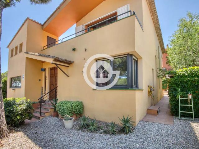 Casa en venta en Palafrugell, Molí de Vent La Sauleda Costa Brava. Casa unifamiliar con piscina y gran personalidad a pocos minutos del centro de Palafrugell. Casas.