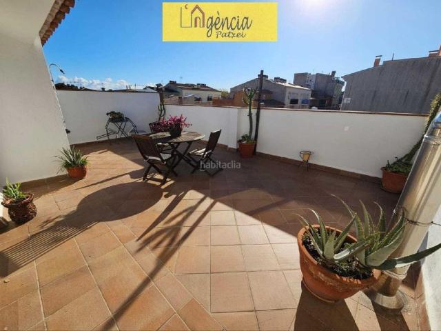 Casa en venta en Palafrugell, La Punxa Costa Brava. Casa de 330 m ubicada en Palafrugell, distribuida en dos viviendas independientes planta baja y dúplex. Casas.