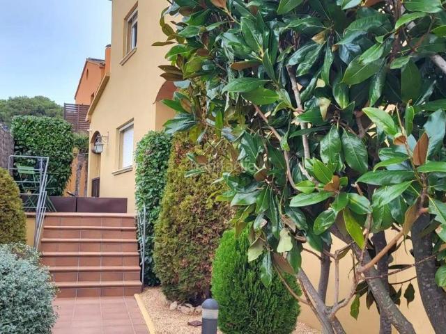 Casa en venta en Palafrugell, Piverd Vila Seca Bruguerol Costa Brava. Casa a tres vientos con jardín, piscina privada y garaje en Palafrugell. Casas.