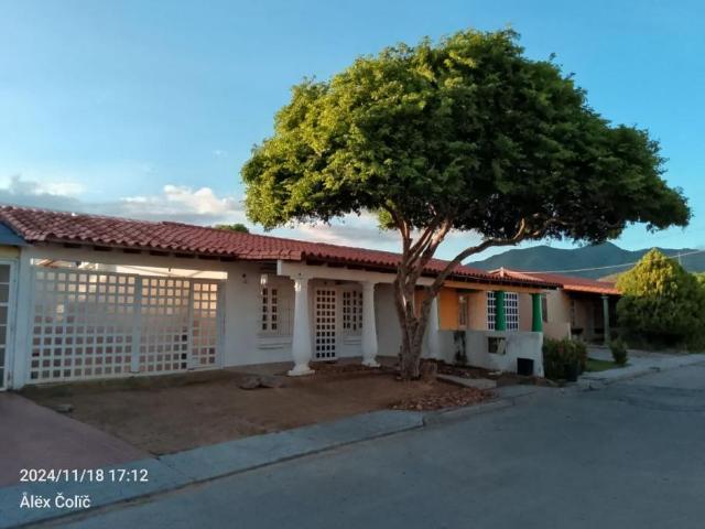 Casa en Venta en Pampatar Maneiro Nueva Esparta 2 hab