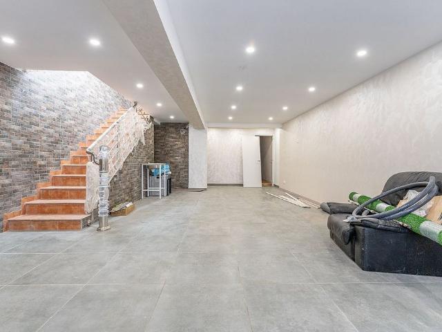 Casa en venta en pasaje Mare de Déu Covadonga, Reus, de 120 m² 4 habitaciones por 170.000 €