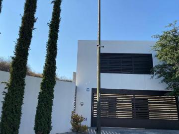 CASA EN VENTA EN PASEO DE CUMBRES