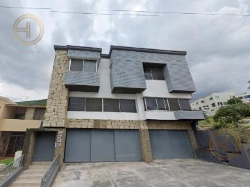 Casa en Venta en Paseo de la Cima a 5 min. de Plaza Cumbres, Monterrey, N.L