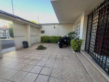 CASA EN VENTA EN PASEOS DE TAXQUEÑA…
