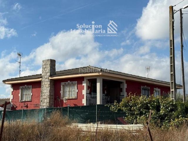 Casa en venta en Parada de Arriba. Casa unifamiliar independiente en Parada de Arriba 215.000. Casas Parada de.