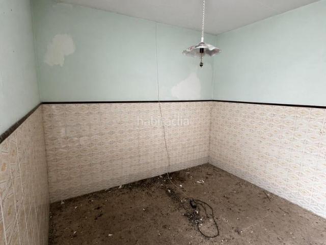 Casa en venta en Paradas. Vivienda para reformar en Paradas Gran oportunidad de inversión. Casas.