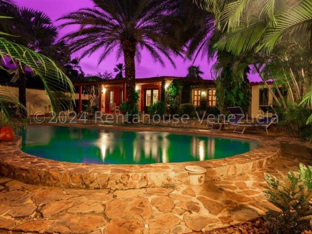Casa en Venta en Paraguachi, Margarita