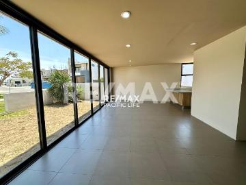 CASA EN VENTA EN PARAISO MARINA