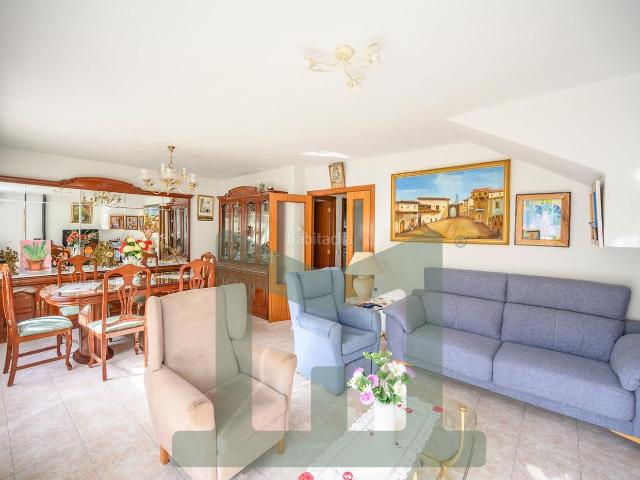 Casa en venta en Parla, Las Américas. Casas.